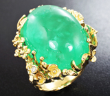 Золотое кольцо с крупным насыщенным уральским изумрудом 45,44 карат и бриллиантами Золото
