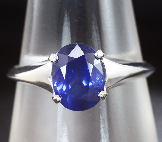 Васильковый сапфир. Сапфир cornflower. Васильковый сапфир. Камень кашмирский сапфир. Кольцо с сапфиром октагон.