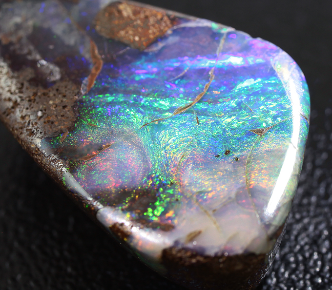 Австралийский болдер. Болдер опалы коллекционные. Австралийский матричный опал. Поиски сокровищ опал. Австралийский болдер опал.