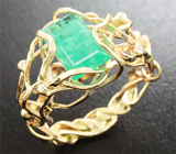 Золотое кольцо с уральским изумрудом 2,94 карат и бриллиантами Золото