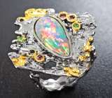 Серебряное кольцо с кристаллическим опалом, цаворитами и сапфирами