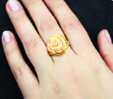 Золотое кольцо с резным кораллом 12,96 карат и бриллиантами Золото