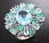 Серебряное кольцо с голубыми топазами, зелеными агатами, иолитами и синими сапфирами Серебро 925