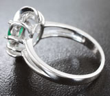Прелестное серебряное кольцо с ярким изумрудом Серебро 925