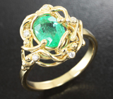 Золотое кольцо с ярким уральским изумрудом 0,87 карат и бриллиантами Золото