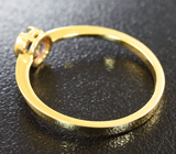 Золотое кольцо с синей шпинелью 0,34 карат Золото