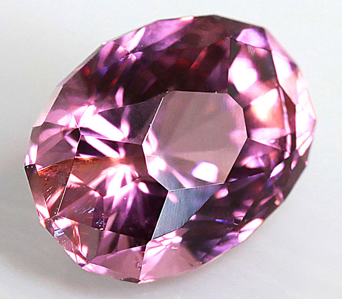 Spinel (Шпинель) 0,88 карат