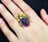 Серебряное кольцо со сливовым аметистом и перидотами