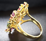 Золотое кольцо с разноцветными сапфирами и родолитами Золото