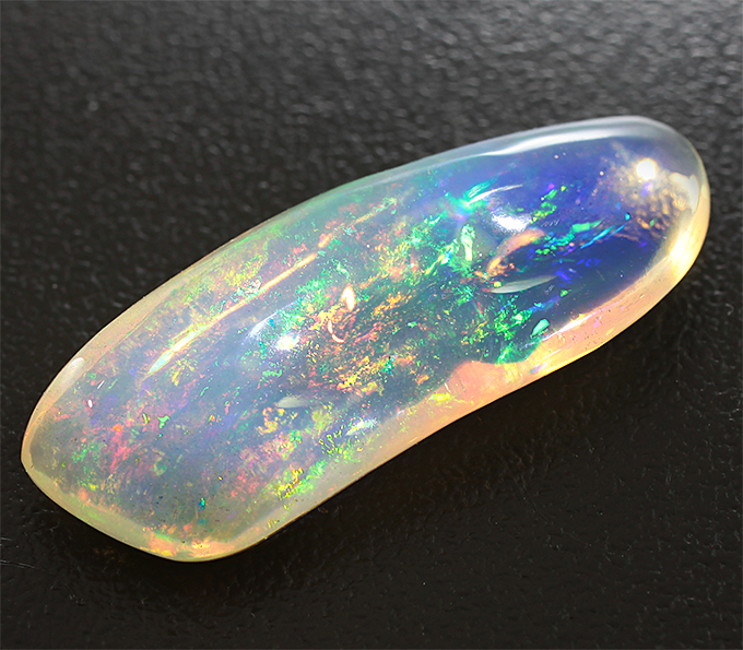 Опал 8 букв. Желтый эфиопский опал. Бразильский опал. Опал 8 букв. Кварц джиразоль.