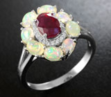 Великолепное серебряное кольцо с рубином и кристаллическими опалам Серебро 925
