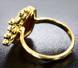 Золотое кольцо с фантастическим дублет опалом 3,75 карат, рубином, танзанитами, цаворитами и желтыми сапфирами Золото