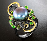 Серебряное кольцо с крупной цветной жемчужиной и диопсидами Серебро 925
