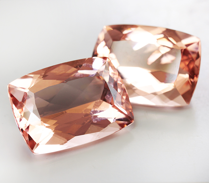 Морганит камень. Морганит камень свойства. Розовый морганит камень. Морганит камень. Морганит (воробьевит).