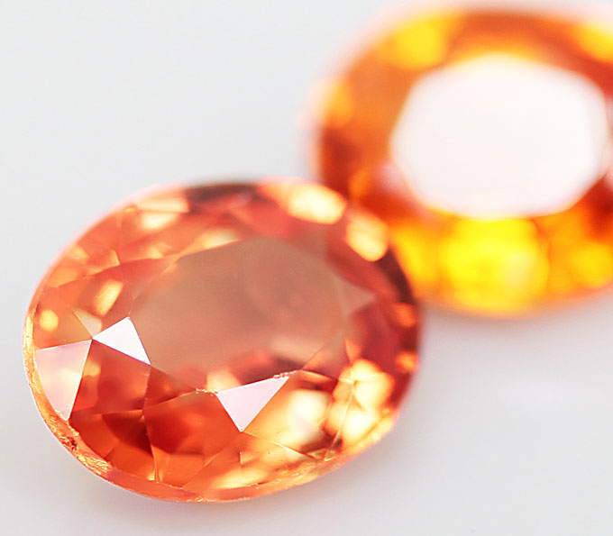 оранжевый сапфир. оранжевый сапфир камень. сапфир падпараджа. оранжевый сапфир. рутил и падпараджа.