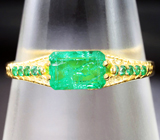 Золотое кольцо с сочно-зелеными уральскими изумрудами 0,75 карата Золото
