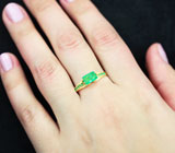 Золотое кольцо с сочно-зелеными уральскими изумрудами 0,75 карата Золото