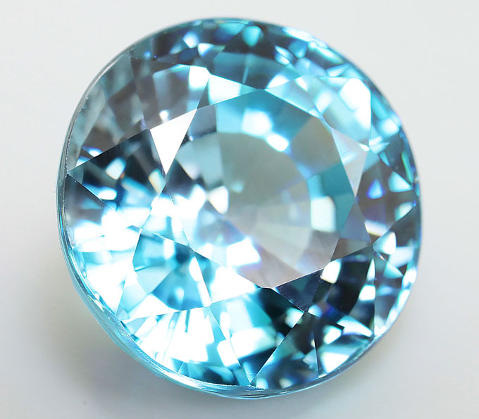 Циркон 7. Оранжевый циркон камень. Циркон бесцветный. Sagemax циркон. Циркон цвет.