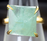 Золотое кольцо с крупным уральским зеленым бериллом 13,68 карата