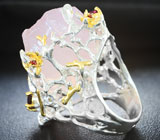 Серебряное кольцо с необработанным розовым кварцем, родолитами и мозамбикскими гранатами Серебро 925
