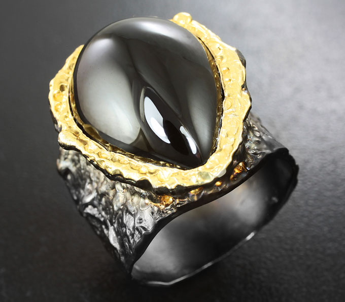 Серебряное кольцо с черной шпинелью