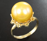 Кольцо с золотистой морской жемчужиной и желтыми сапфирами Золото