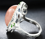 Серебряное кольцо с солнечным камнем 23+ карат и диопсидами Серебро 925