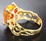 Золотое кольцо с ярчайшим эфиопским опалом 5,88 карата, красными сапфирами и цаворитами Золото