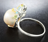 Серебряное кольцо с жемчужиной, цитрином, голубыми топазами и перидотами Серебро 925