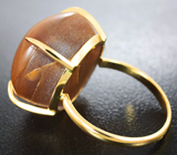 Золотое кольцо с крупным солнечным камнем с эффектом кошачьего глаза 33,03 карата Золото
