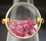 Золотое кольцо с кристаллами рубиновой шпинели 3,55 карата под сапфировыми стеклами и огранеными шпинелями Золото