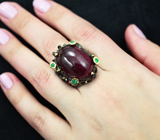 Серебряное кольцо с рубином, изумрудами и родолитами Серебро 925