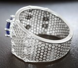Стильное серебряное кольцо с кианитом