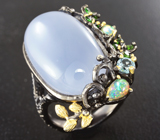 Серебряное кольцо c халцедоном 19+ карат, голубым топазом, кристаллическими эфиопскими опалами, диопсидами