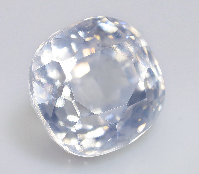 Бесцветный циркон 1,66 карата купить в интернет магазине Серебряные ...