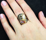 Серебряное кольцо с кристаллическими эфиопскими опалами топовых характеристик и синим сапфиром Серебро 925