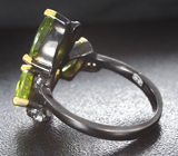 Изящное серебряное кольцо с перидотами Серебро 925
