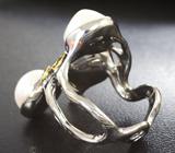 Серебряное кольцо с жемчугом 22,36 карата и синими сапфирами Серебро 925