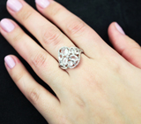 Замечательное серебряное кольцо с бесцветными топазами Серебро 925