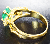 Золотое кольцо с ярким насыщенным уральским изумрудом авторской огранки 1,13 карата и бриллиантами Золото