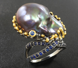 Серебряное кольцо с цветной жемчужиной барокко 40,7 карата и синими сапфирами Серебро 925