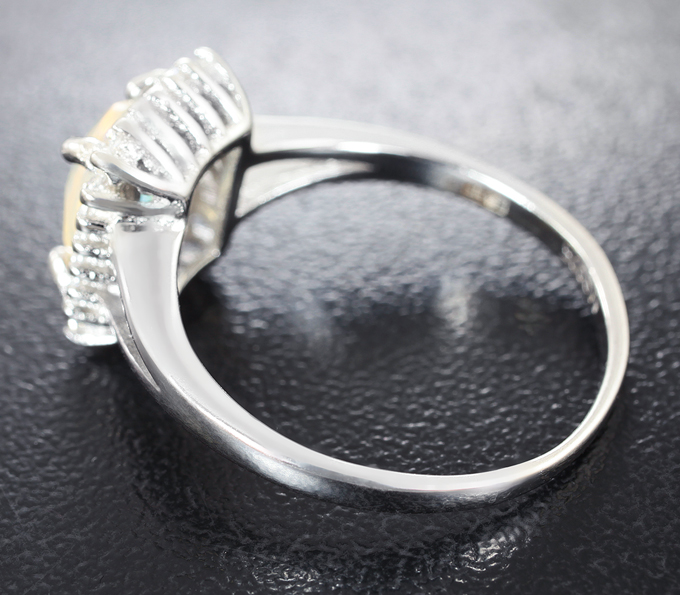 Чудесное серебряное кольцо с кристаллическим эфиопским опалом Серебро 925