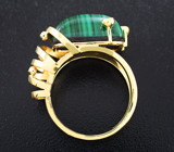Золотое кольцо с уральским малахитом 14,57 карата, изумрудами и бриллиантами Золото