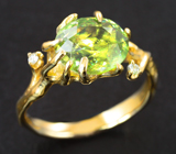 Золотое кольцо с пронзительно-зеленым сфеном и бриллиантами Золото