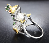 Скульптурное серебряное кольцо «Царевна-лягушка» с диопсидами, родолитами, пурпурным и оранжевыми сапфирами Серебро 925