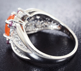 Замечательное серебряное кольцо с ограненным опалом и родолитами Серебро 925