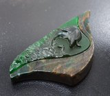 Камея-подвеска «Дельфин» из ювелирного стекла на яшме 