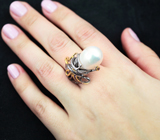Серебряное кольцо с жемчужиной 16,73 карата и родолитами