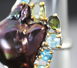 Серебряное кольцо с цветной жемчужиной барокко 25,4 карата, зелеными турмалинами, голубыми топазами и синим сапфиром