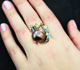 Серебряное кольцо с цветной жемчужиной барокко 25,4 карата, зелеными турмалинами, голубыми топазами и синим сапфиром Серебро 925